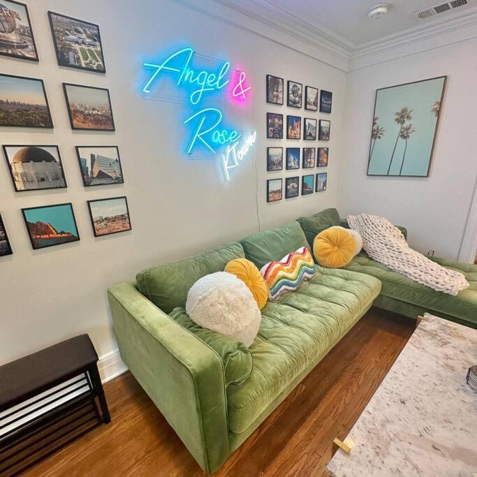 Holiday home Angeles Charming Big House, King Bed, Parking, Ev