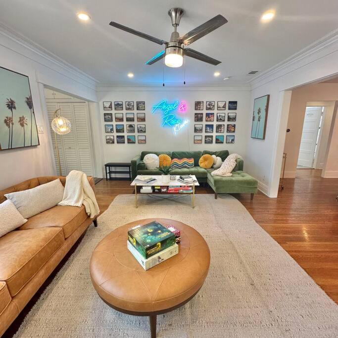 Holiday home Angeles Charming Big House, King Bed, Parking, Ev Los Angeles