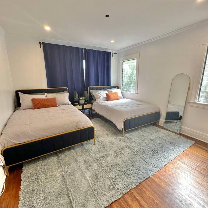 Holiday home Angeles Charming Big House, King Bed, Parking, Ev Los Angeles